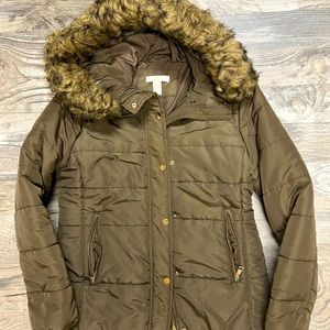 H&M Women’s Puffer Jacket. Size 8. Like new.